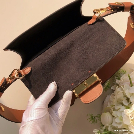 Aaa replica ru Spring Louis Show） Vuitton Bag（2019 Belt 0711